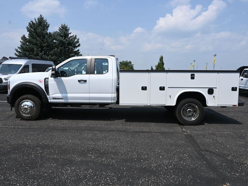 2024 Ford F-450 XL photo 2