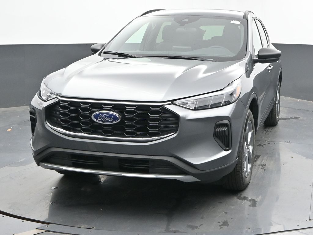 2026 Ford Escape ST-Line photo 2