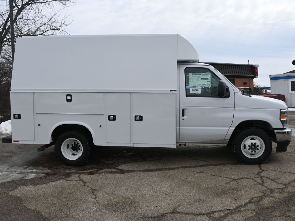 2025 Ford E-350 Base photo 2