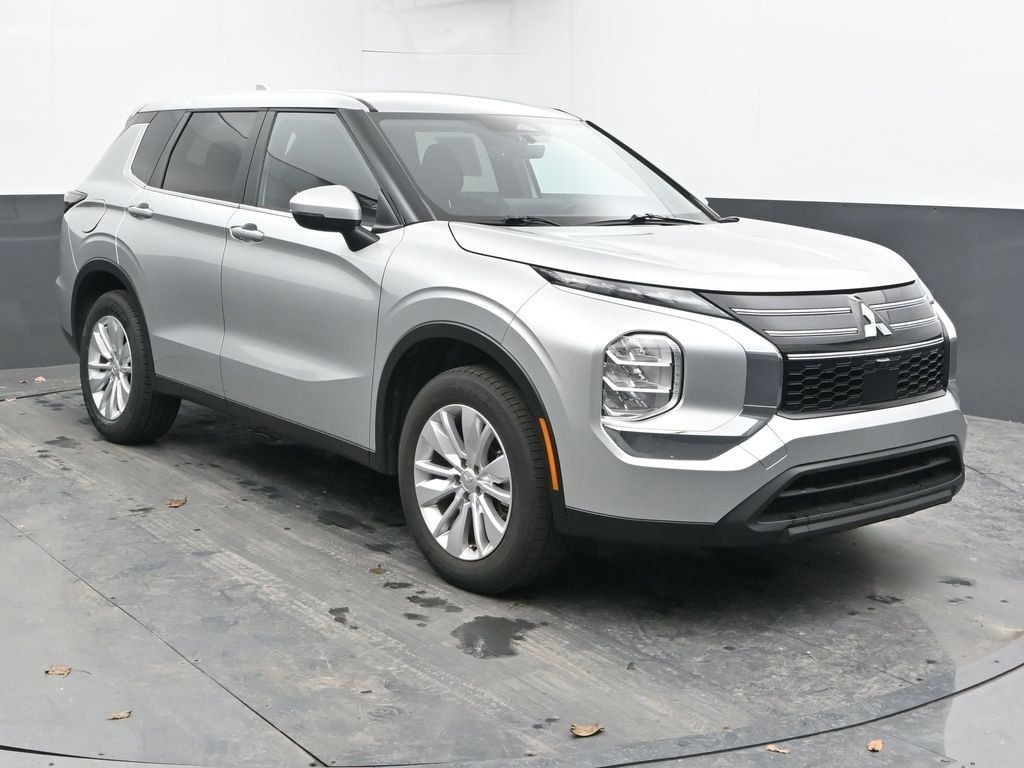 Certified 2025 Mitsubishi Outlander ES SUV