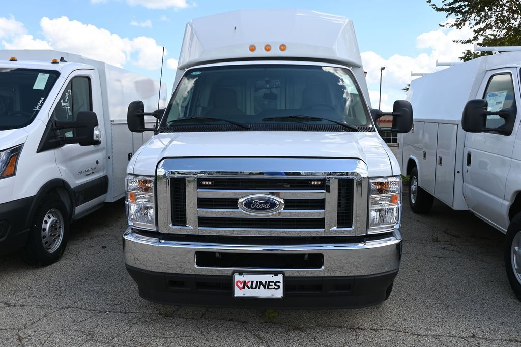 2025 Ford E-Series Cutaway Base - Photo 9