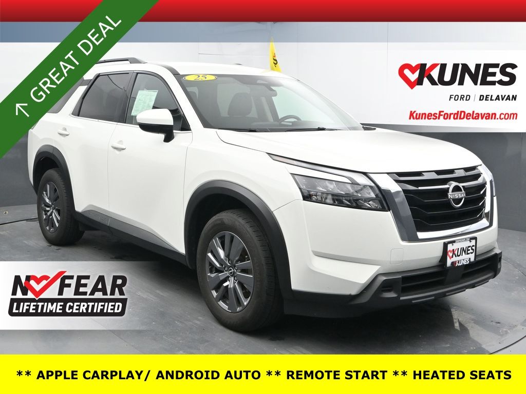 2025 Nissan Pathfinder SV 4WD's photo