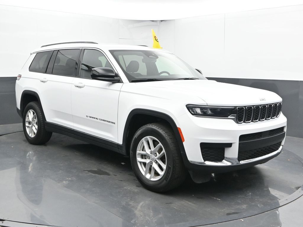 2024 Jeep Grand Cherokee Laredo photo 2
