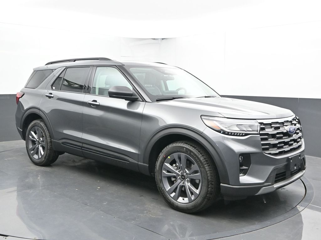 2026 Ford Explorer photo 2