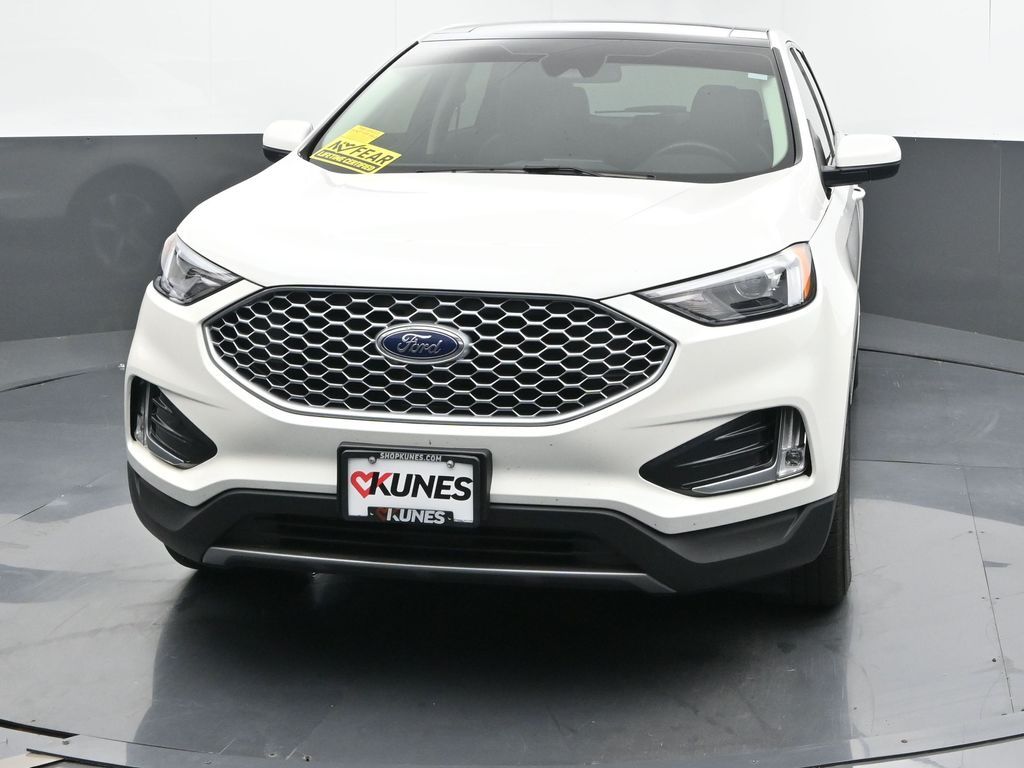 2024 Ford Edge SEL photo 3