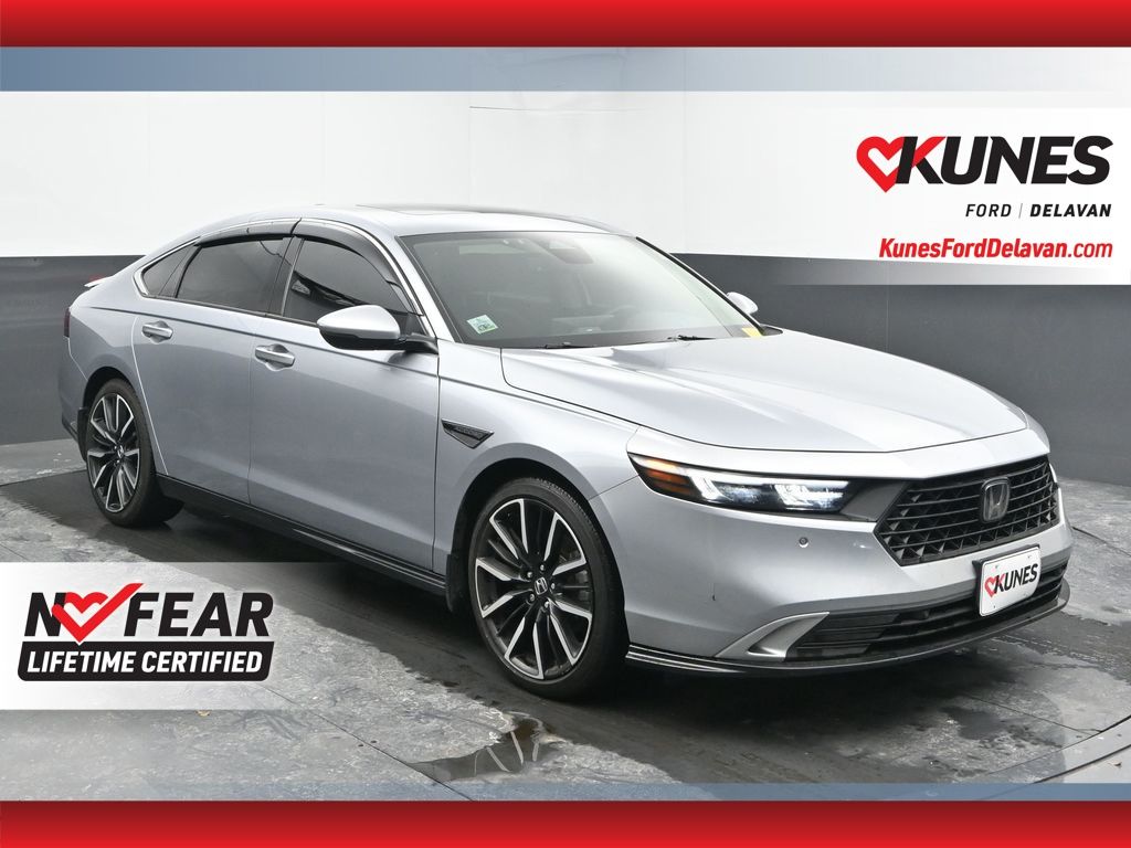 2023 Honda Accord Hybrid Touring's photo