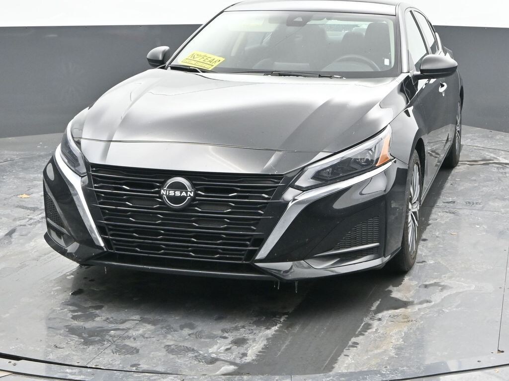 Used 2024 Nissan Altima 2.5 SV Sedan