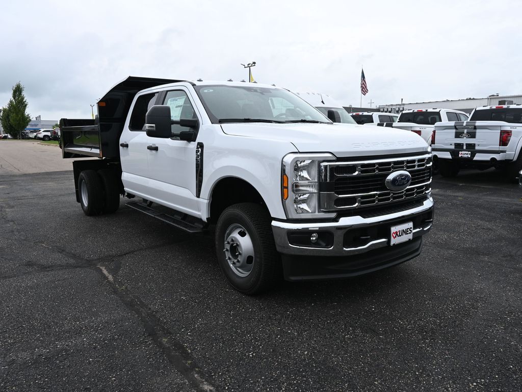 2025 Ford F-350 XL photo 2