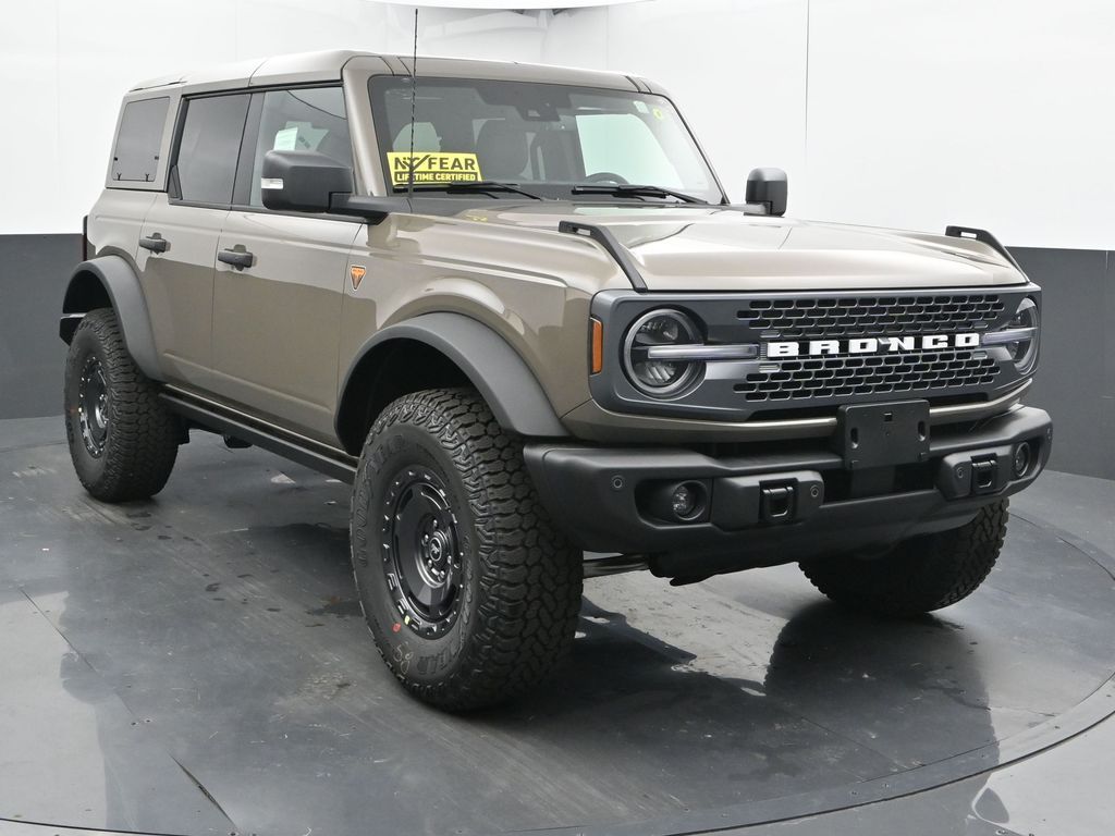 2025 Ford Bronco Badlands photo 2