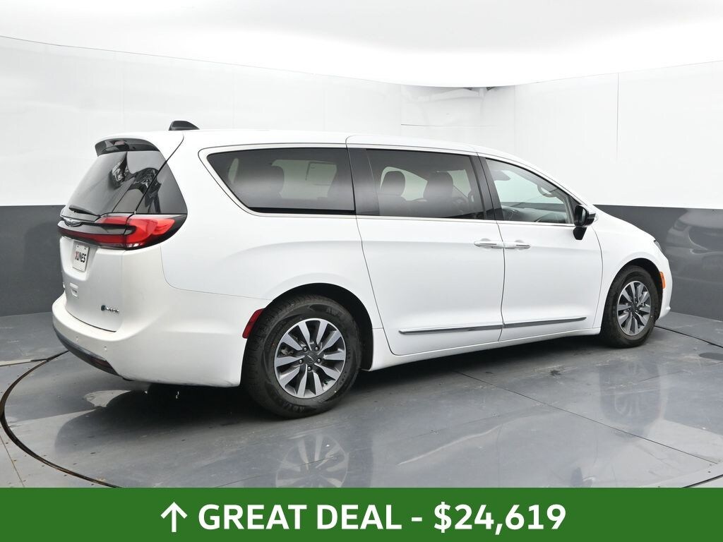 Certified 2023 Chrysler Pacifica Plug-In Hybrid Limited Van Passenger Van
