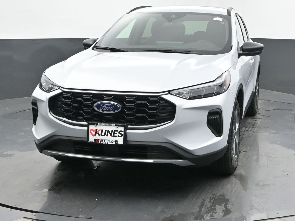 2026 Ford Escape ST-Line photo 3