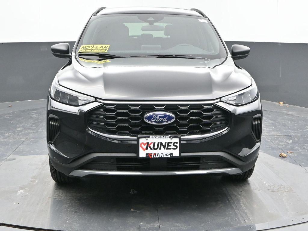 2025 Ford Escape ST-Line photo 3