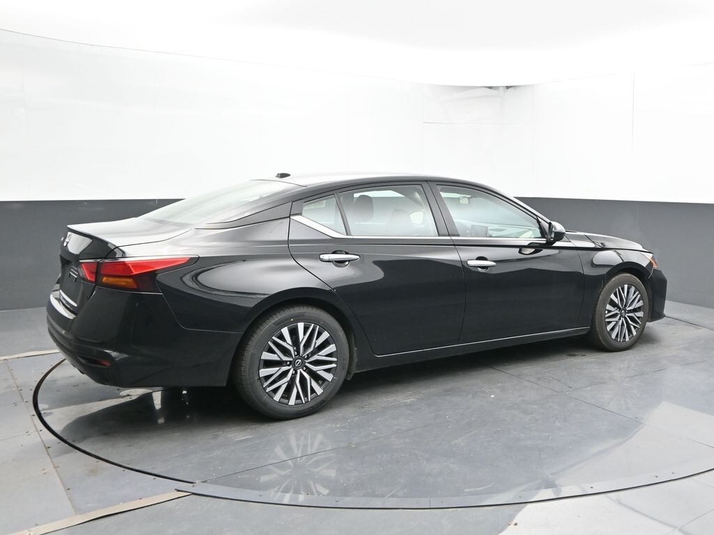Certified 2025 Nissan Altima 2.5 SV Sedan