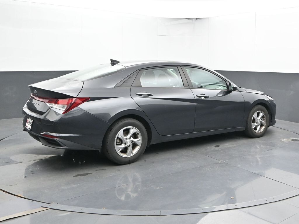 Used 2021 Hyundai Elantra SE Sedan