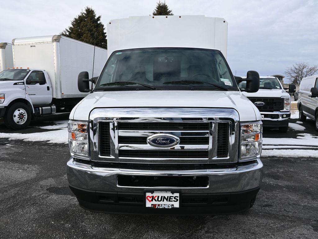 2025 Ford E-Series Cutaway Base - Photo 11