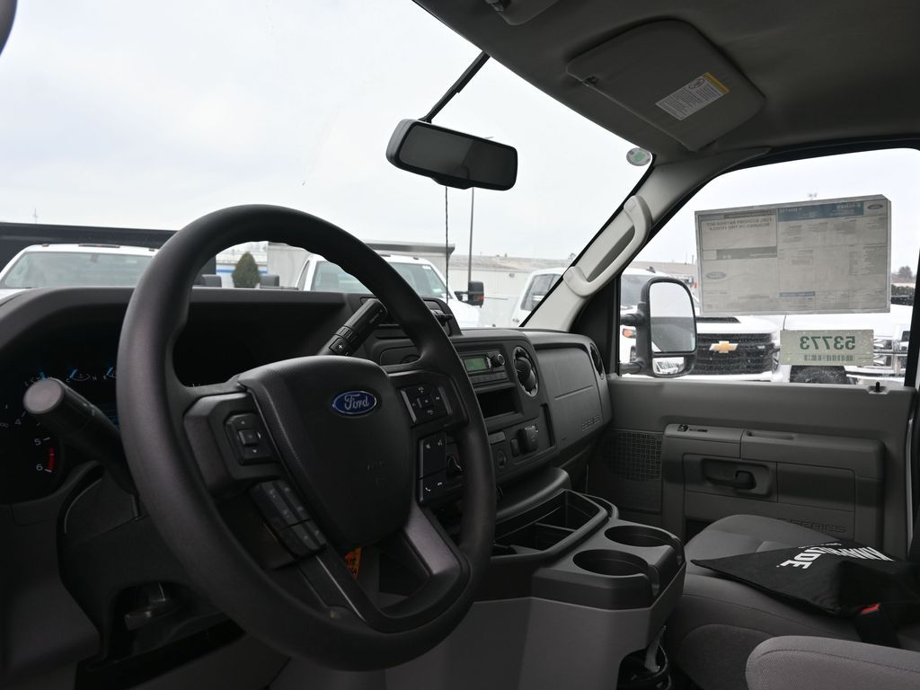 2025 Ford E-Series Cutaway Base - Photo 19