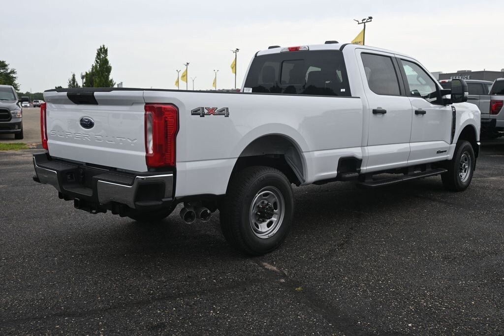 New 2026 Ford F-350 XL Truck Crew Cab