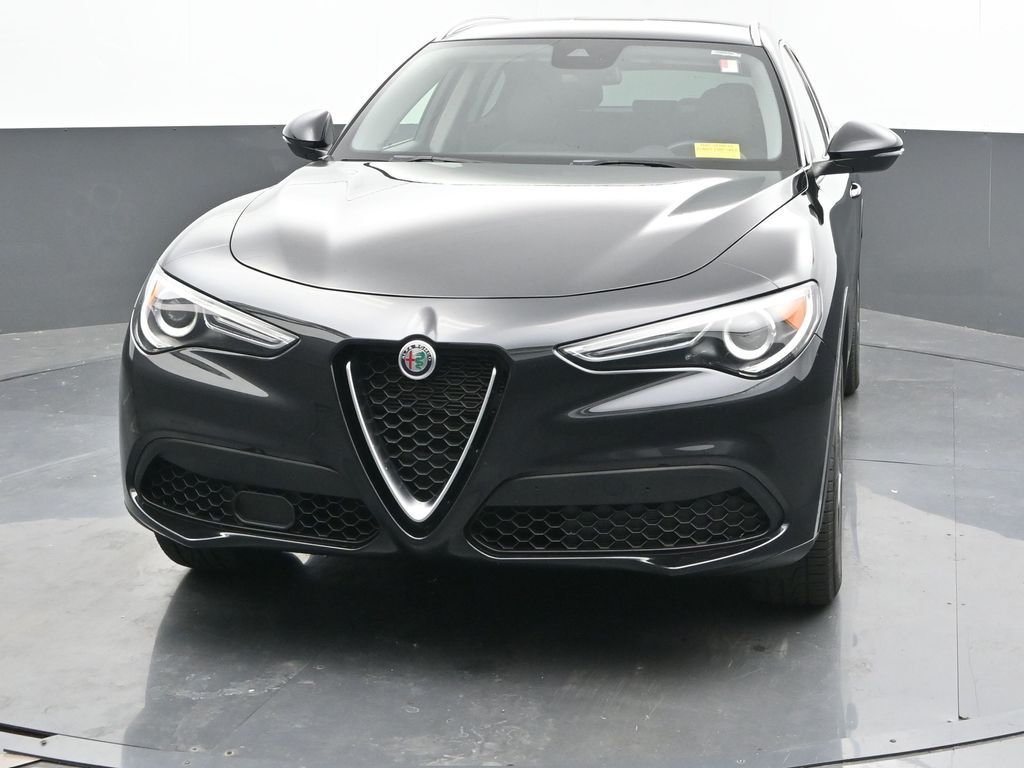 2020 Alfa Romeo Stelvio Base photo 2