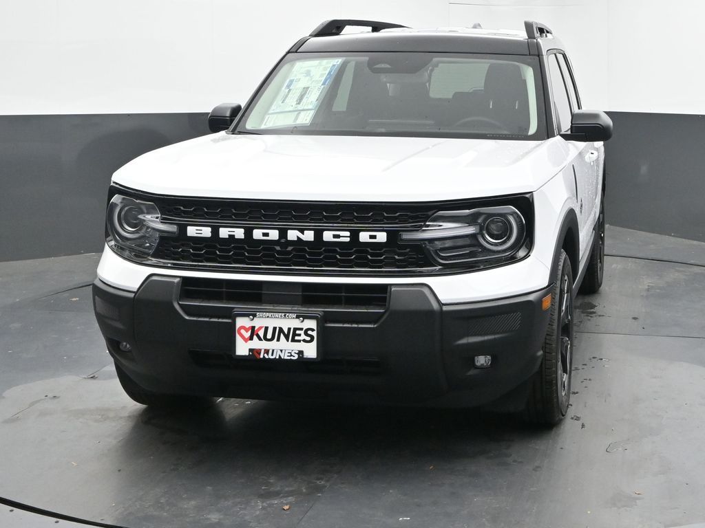 2025 Ford Bronco Sport Outer Banks photo 3