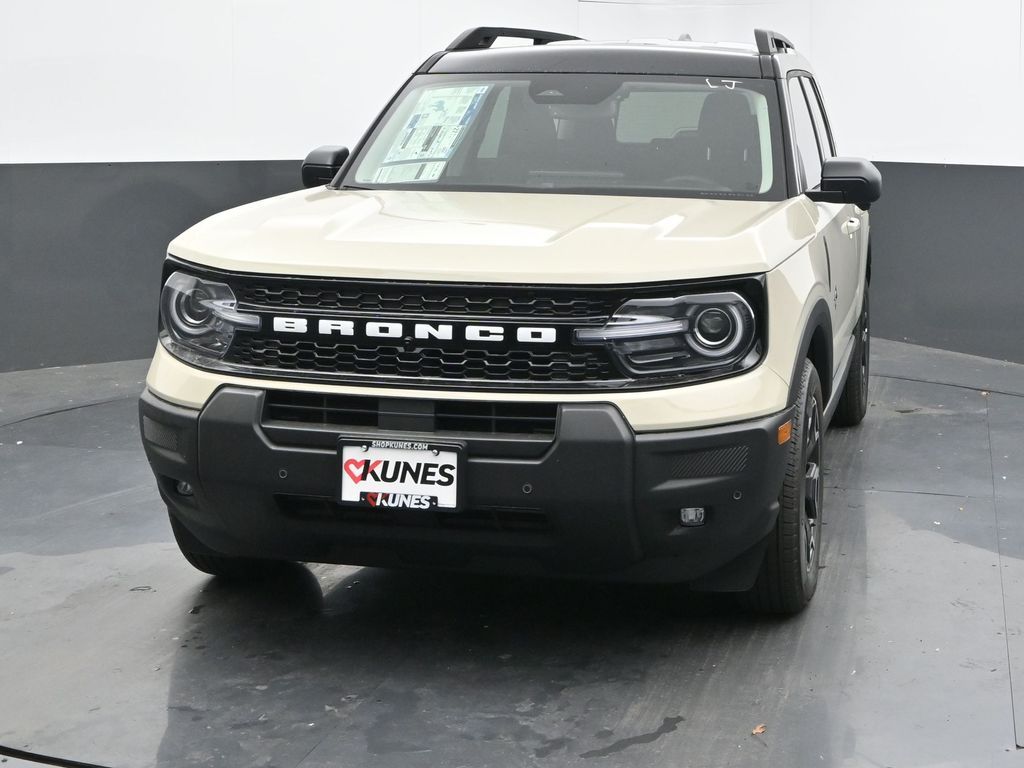 2025 Ford Bronco Sport Outer Banks photo 2