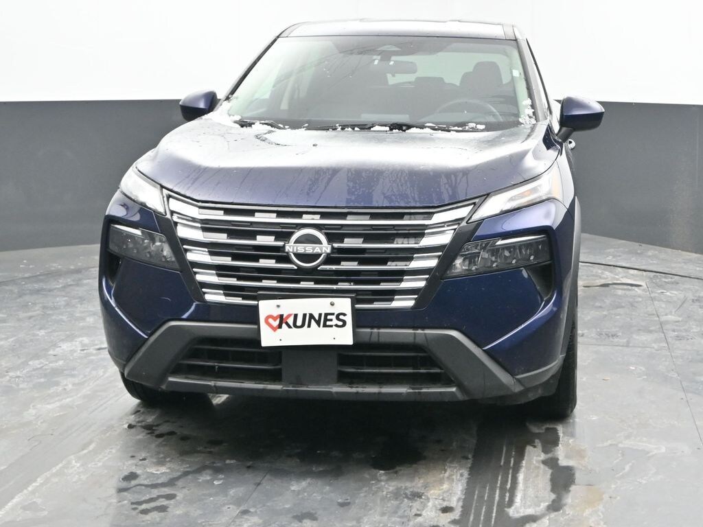 Used 2024 Nissan Rogue SV SUV