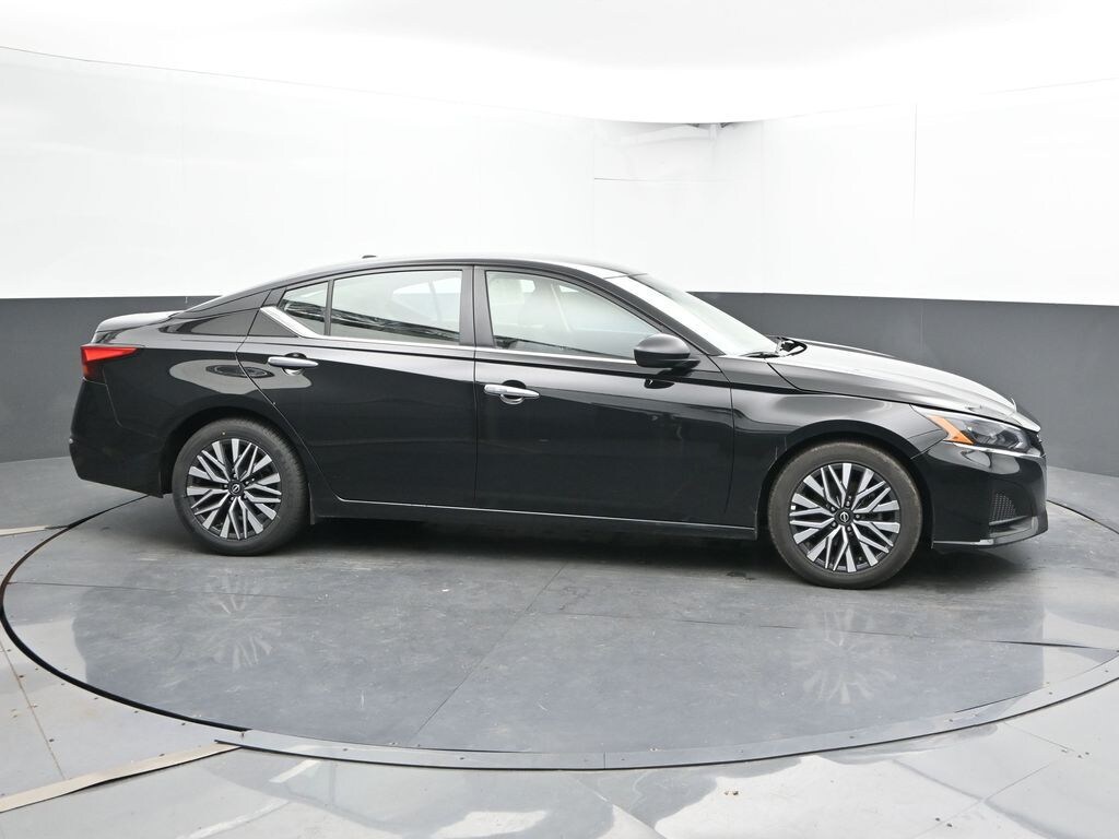Certified 2025 Nissan Altima 2.5 SV Sedan