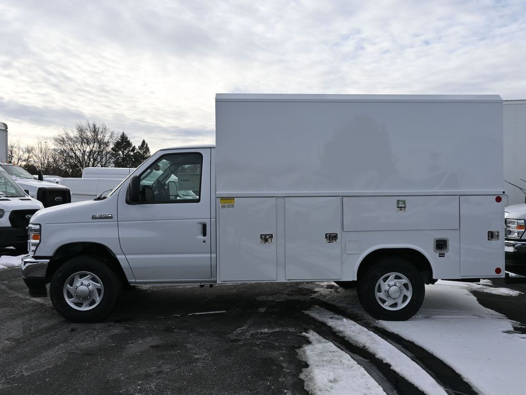 2025 Ford E-Series Cutaway Base - Photo 9
