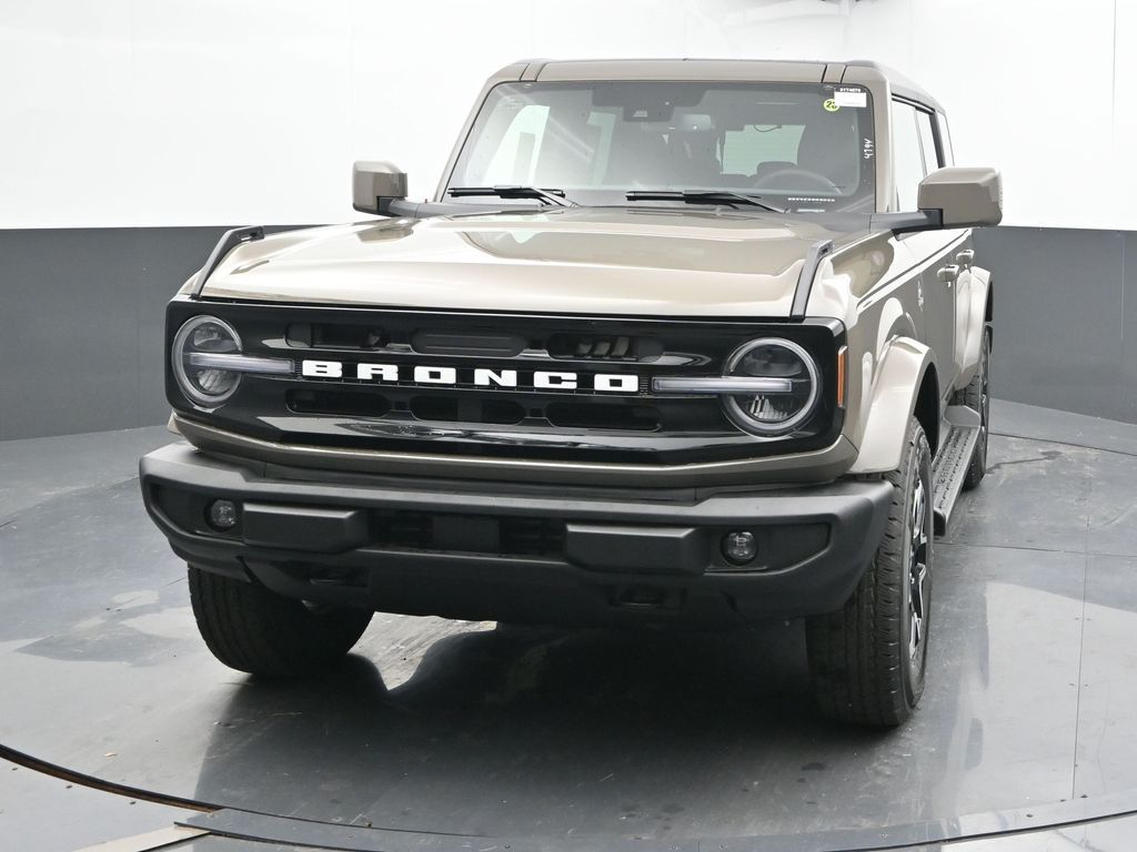 2025 Ford Bronco Outer Banks photo 3