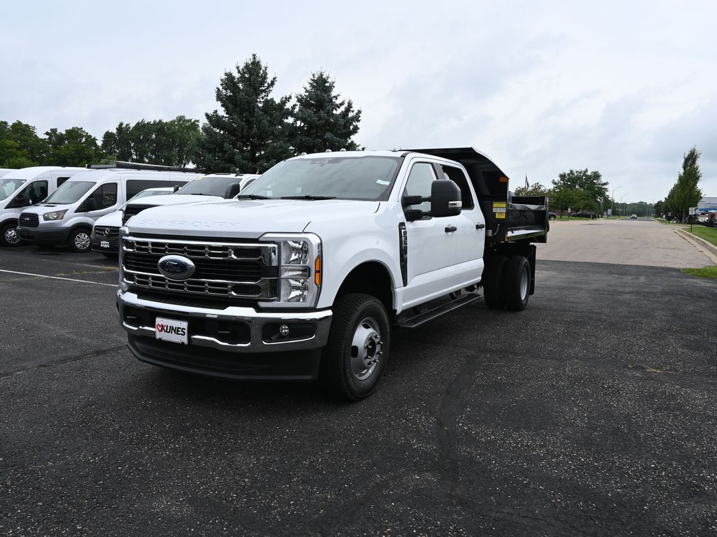 2025 Ford F-350 XL photo 4
