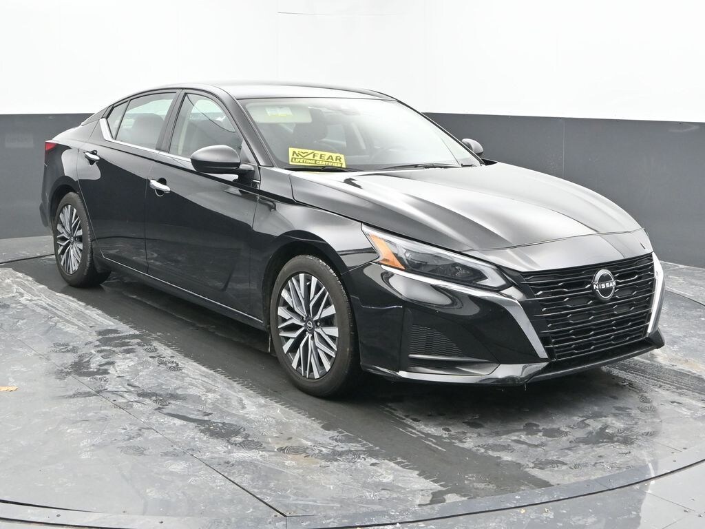 Used 2024 Nissan Altima 2.5 SV Sedan