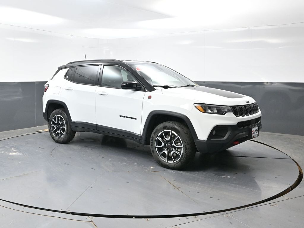 Used 2025 Jeep Compass Trailhawk SUV