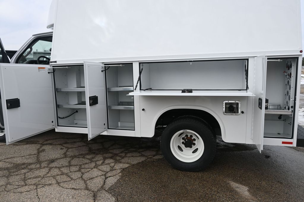 2025 Ford E-Series Cutaway Base - Photo 14