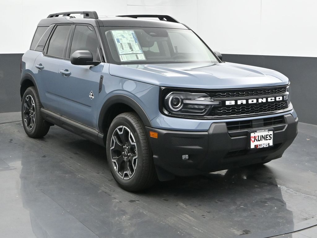 2025 Ford Bronco Sport Outer Banks photo 2