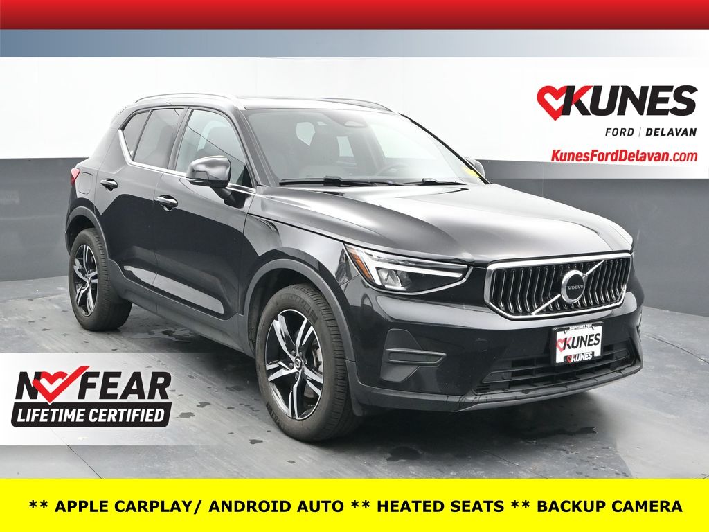2025 Volvo XC40 B5 Core Bright AWD's photo