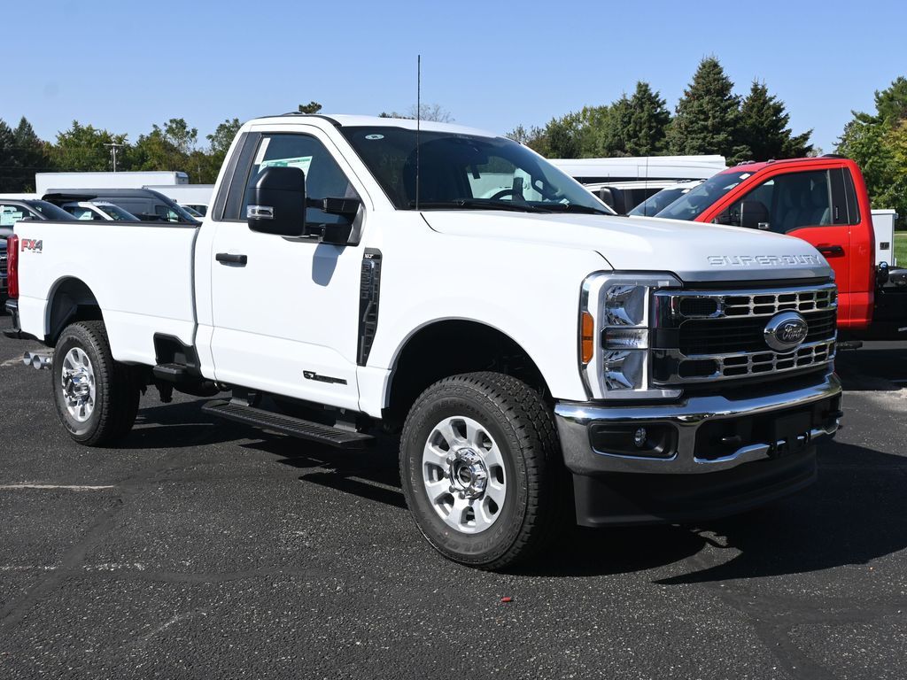 2024 Ford F-350 XLT photo 2
