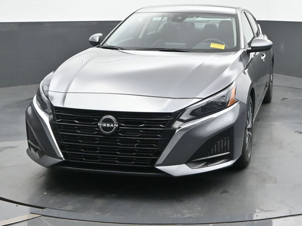 2023 Nissan Altima 2.5 SV photo 2