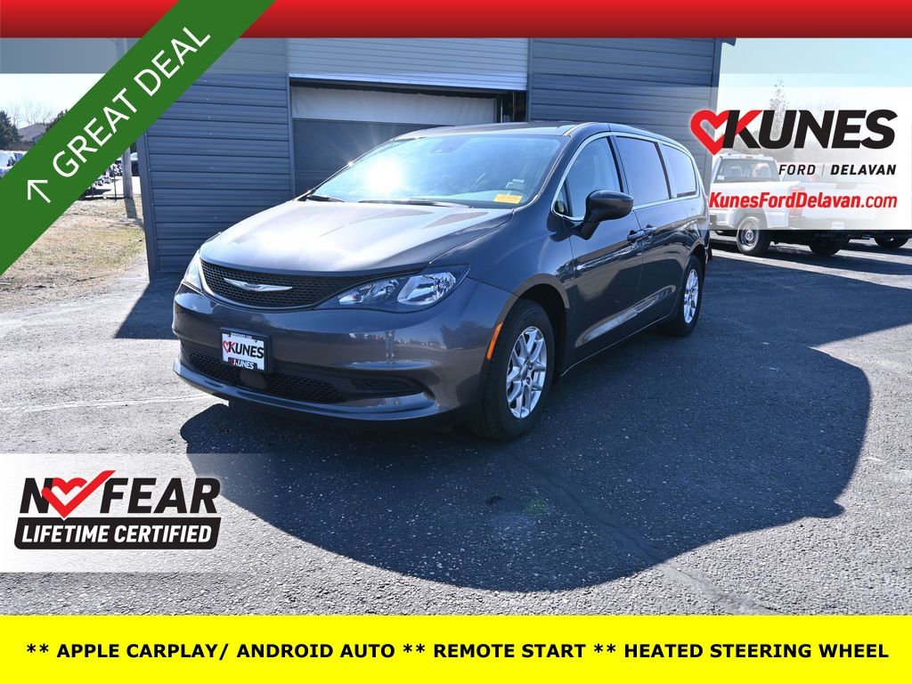 2023 Chrysler Voyager LX