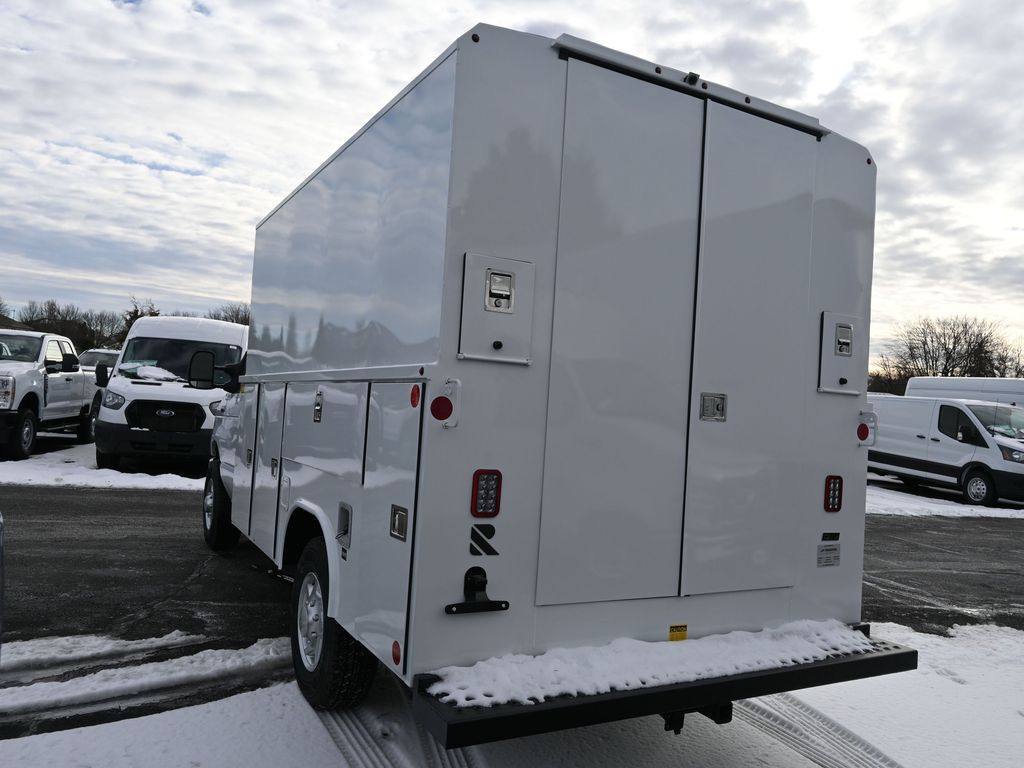 2025 Ford E-Series Cutaway Base - Photo 7