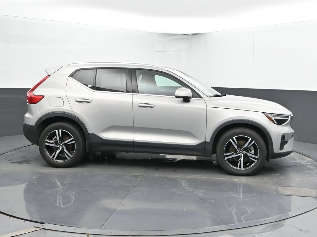 Certified 2024 Volvo XC40 B5 Core SUV