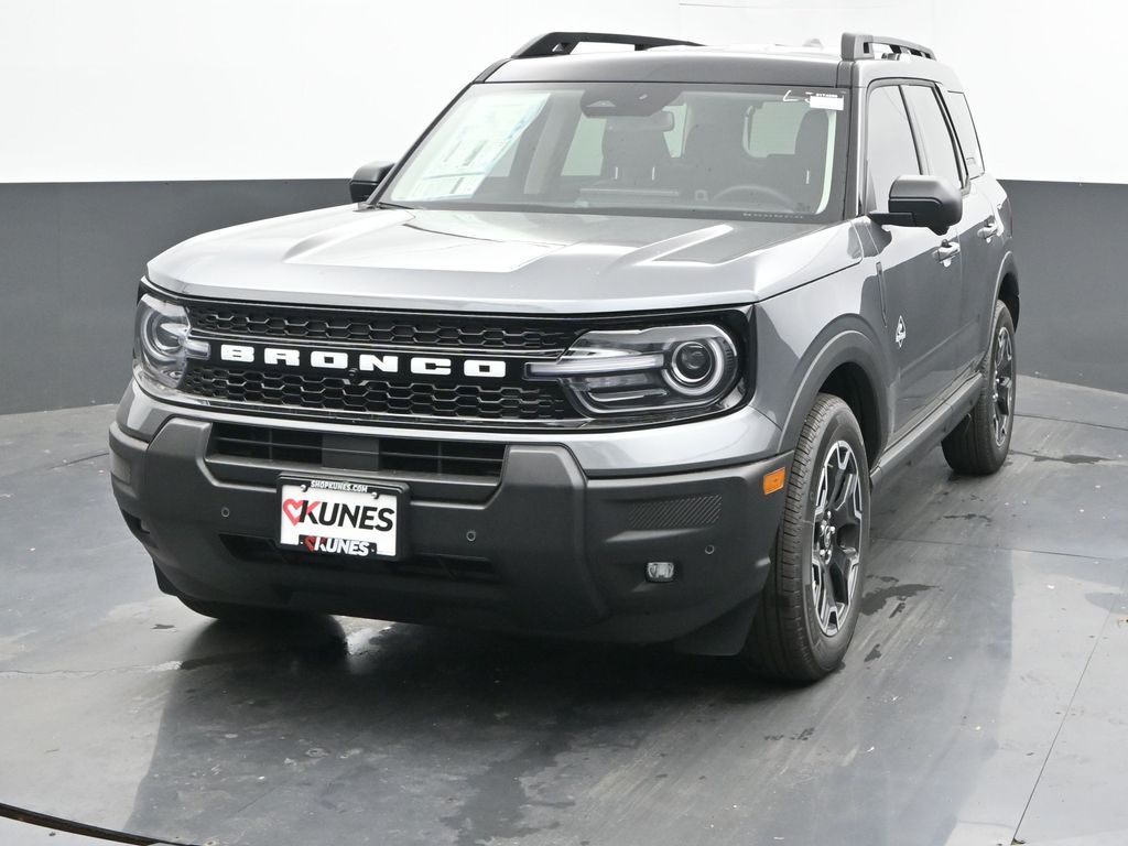 2025 Ford Bronco Sport Outer Banks photo 3