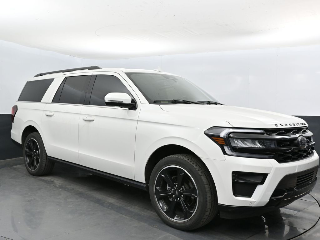 2024 Ford Expedition Limited's photo