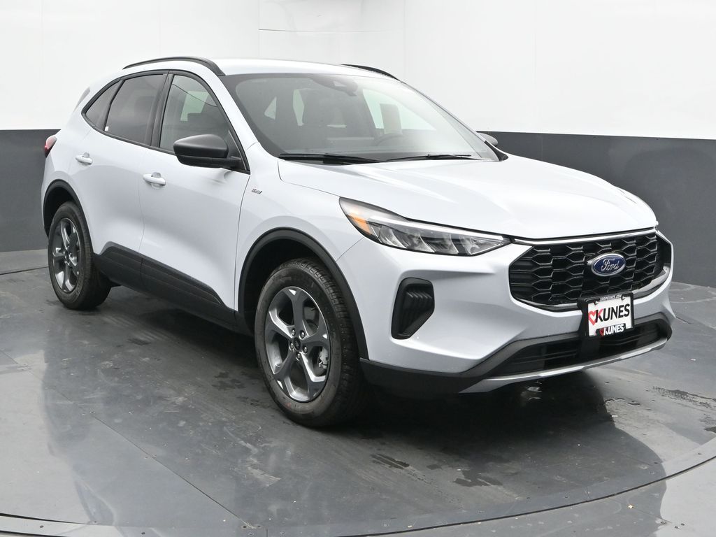 2026 Ford Escape ST-Line photo 2