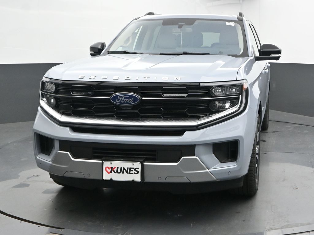 2025 Ford Expedition MAX Platinum photo 3