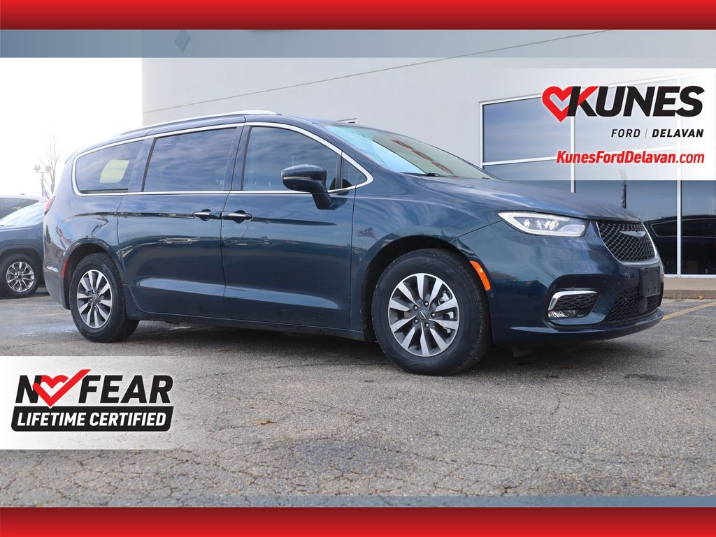 2021 Chrysler Pacifica Hybrid Touring L's photo