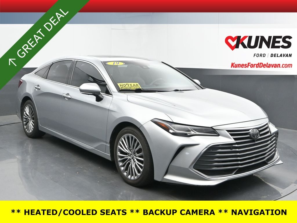 2019 Toyota Avalon Limited's photo
