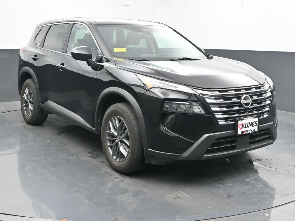 2024 Nissan Rogue S photo 2
