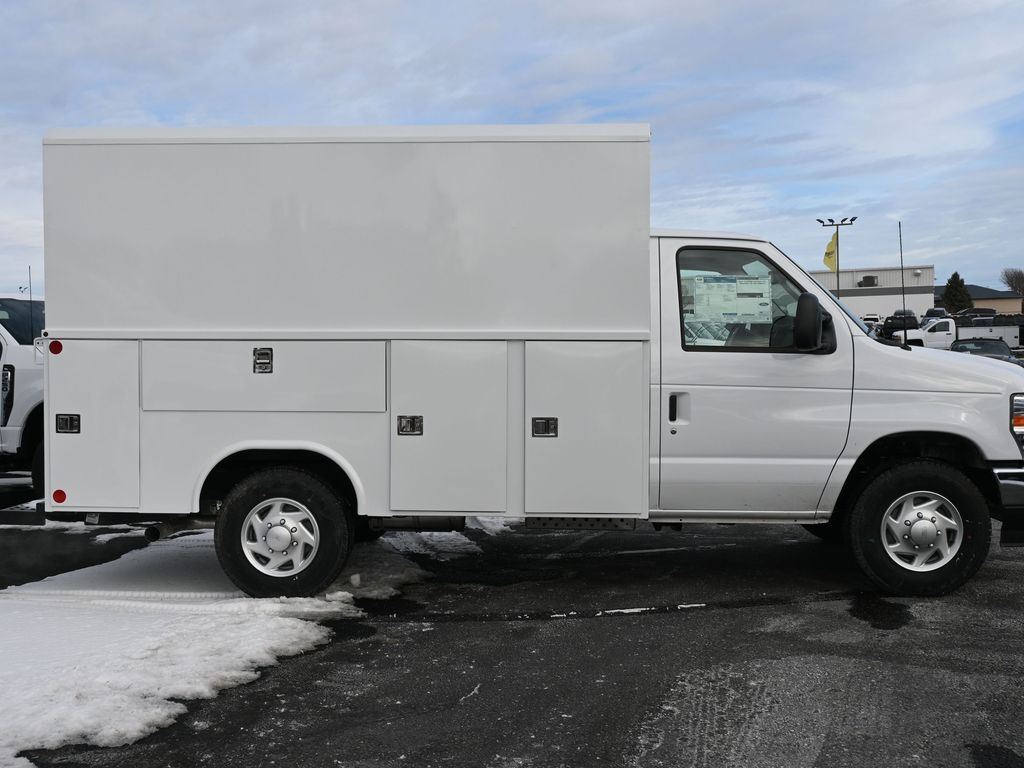 2025 Ford E-350 Base photo 3