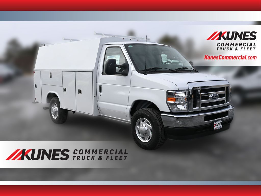 2025 Ford E-Series SRW E-350 Super Duty 138 in WB's photo
