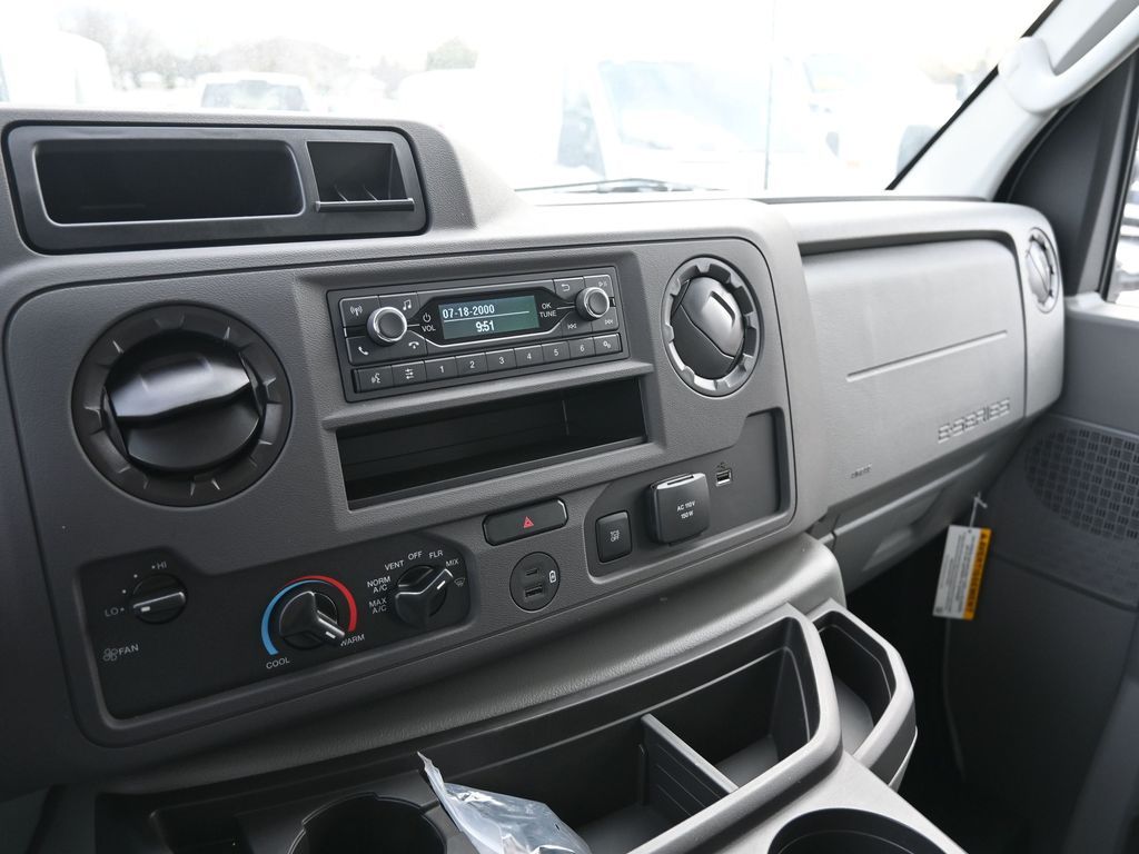 2025 Ford E-Series Cutaway Base - Photo 21