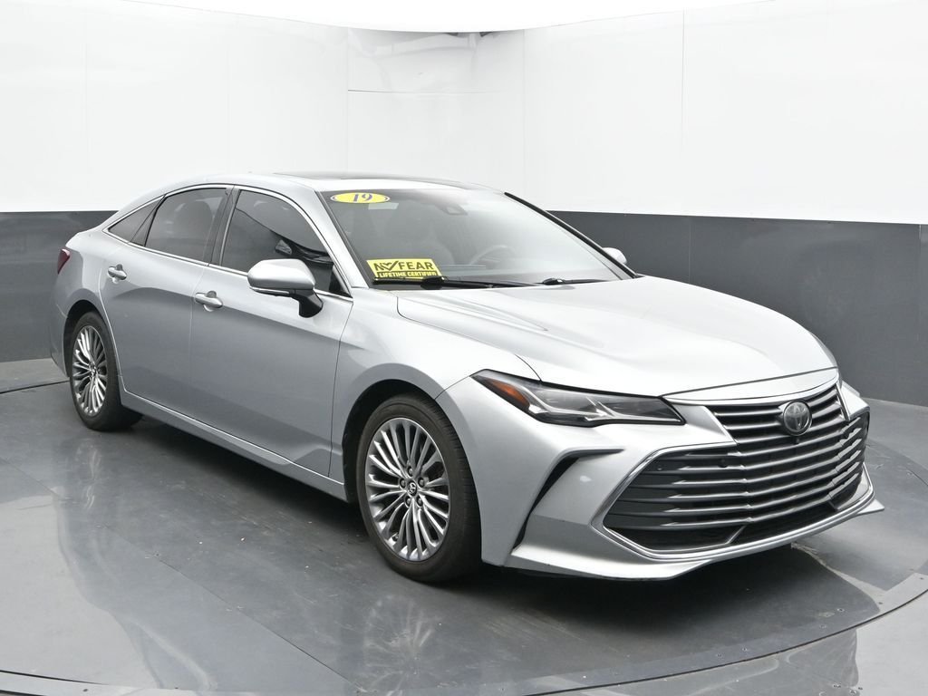 2019 Toyota Avalon Limited photo 2